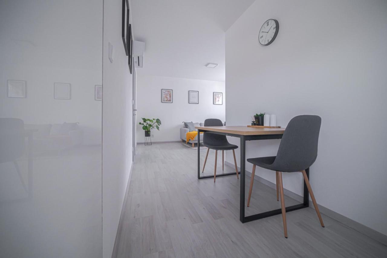 Grunt Apartments Mladá Boleslav Dış mekan fotoğraf