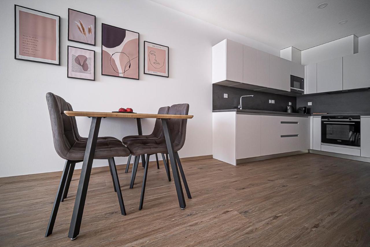 Grunt Apartments Mladá Boleslav Dış mekan fotoğraf